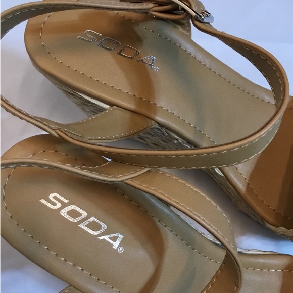 Soda Brand Sandal Wedges Size 10 NWOB - Picture 2 of 7